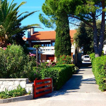 Apartmani Jutro Novalja Exterior photo
